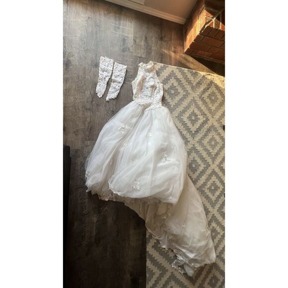 ONE-OF-A-KIND VINTAGE MORI LEE WEDDING DRESS - Picture 1 of 13